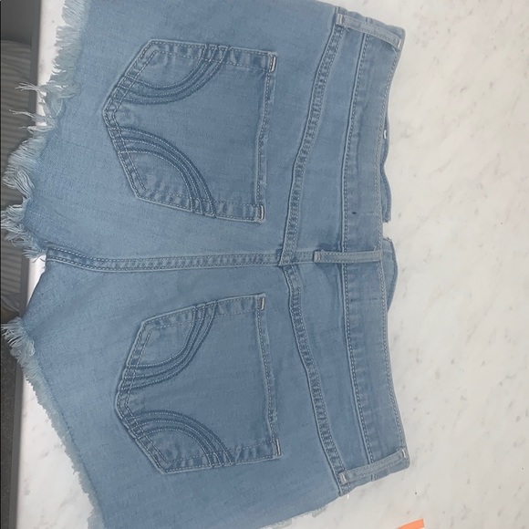 NWOT Hollister Jean shorts - Picture 2 of 5